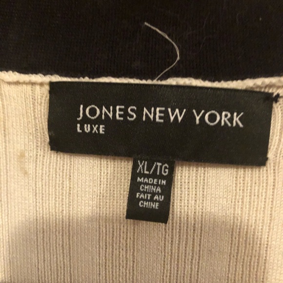 Jones NewYork Button up Sweater - Picture 2 of 8